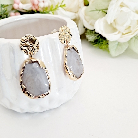 💖 2/$30 Boho Gold grey stone dangle cocktail party formal going out earrings - Picture 7 of 12